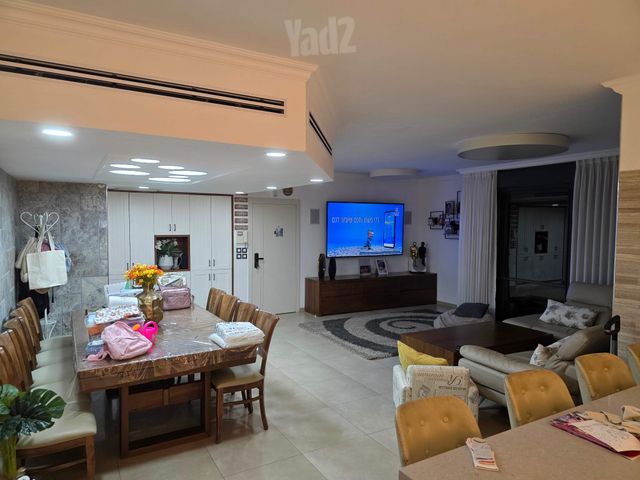שדרות רפאל סויסה 12