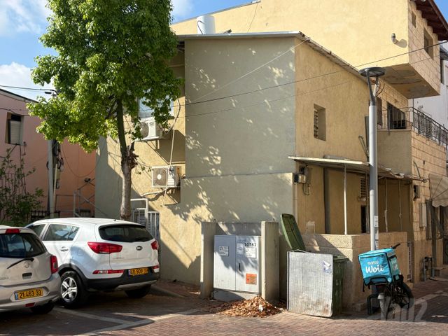 וילון 17
