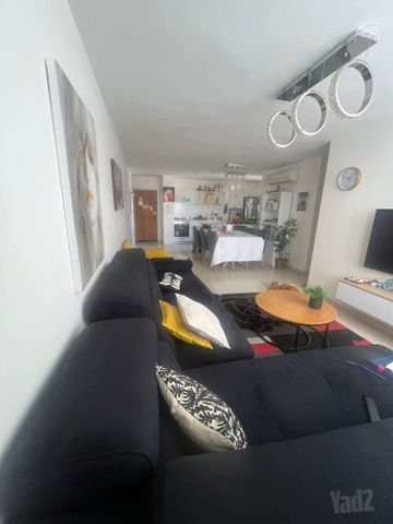 Holon, Israel 10