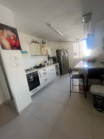 Holon, Israel 9