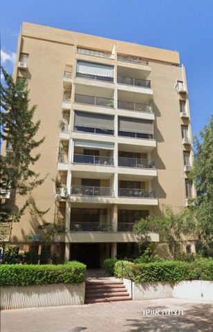 משה שרת 22