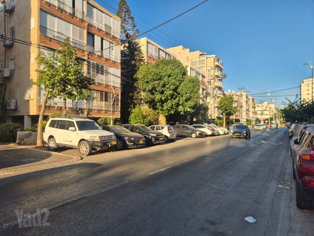 Holon, Israel 10