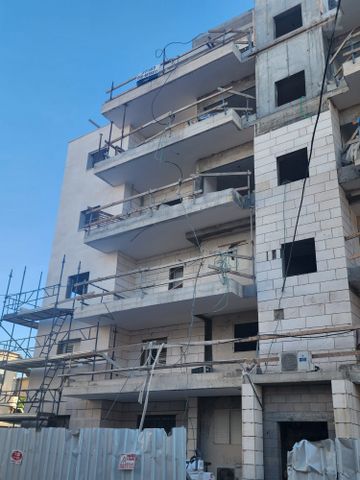 דוד נוי 28