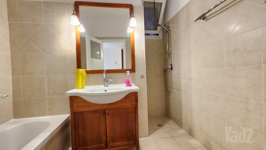 Givatayim, Israel 10