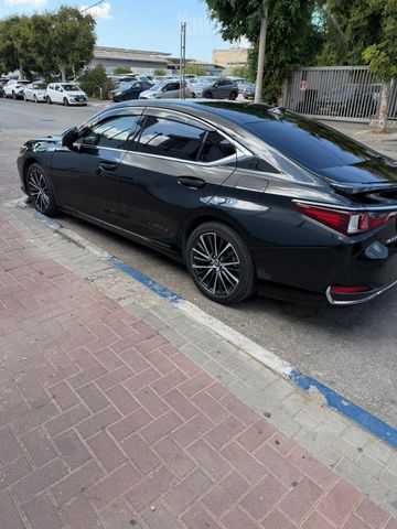 מודעת רכב לקסוס ES
