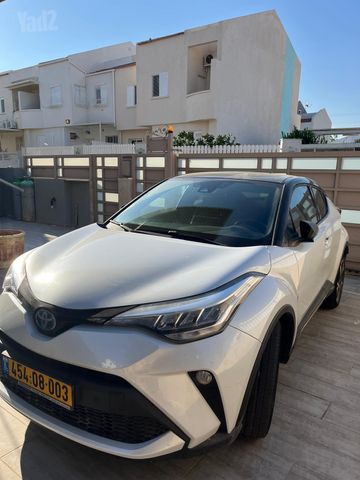 מודעת רכב טויוטה C-HR