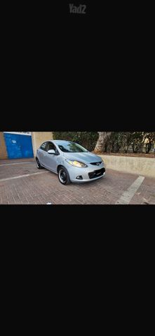 מודעת רכב מאזדה 2