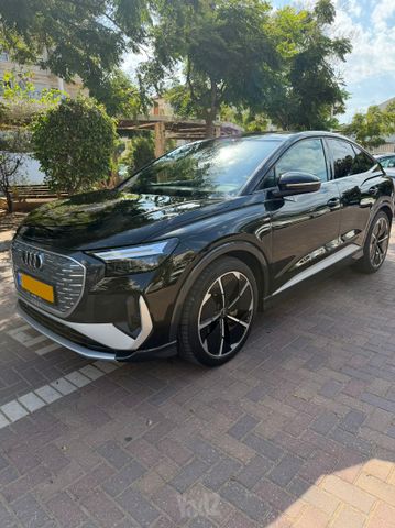 מודעת רכב אאודי Q4 e-tron