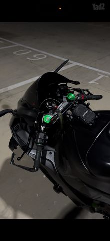 מודעת רכב קאוואסאקי נינג'ה ZX 10R