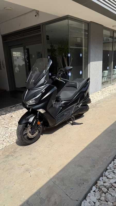 מודעת רכב סאן יאנג ג'וי-מקס 300 XI