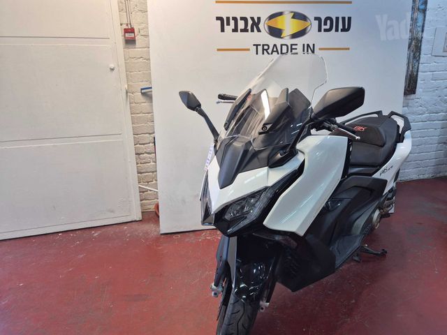 מודעת רכב קימקו AK 550