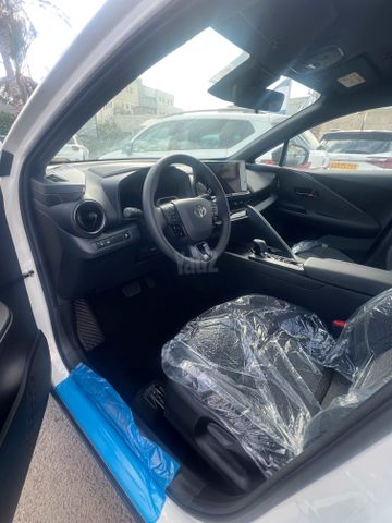 מודעת רכב טויוטה C-HR