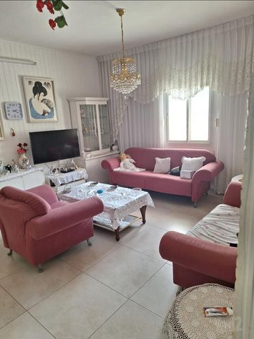 Holon, Israel 10