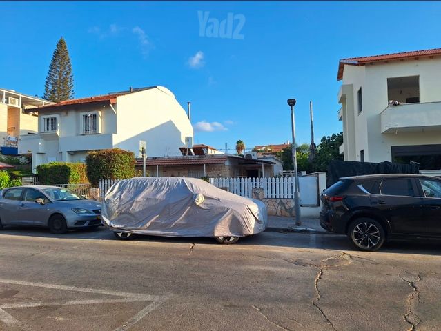 Holon, Israel 9