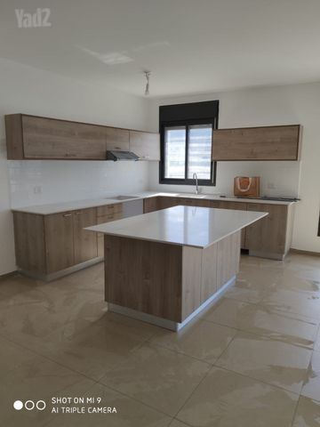 שדרות מנחם בגין 28