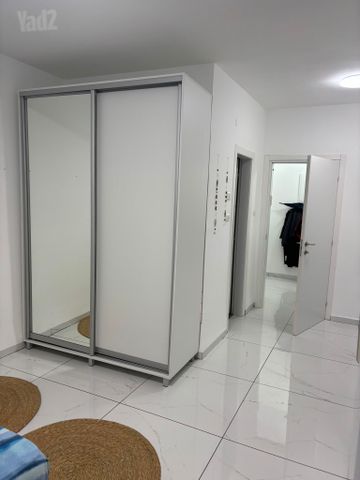 יעל רום 15