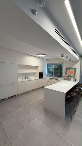 Herzliya, Israel 5