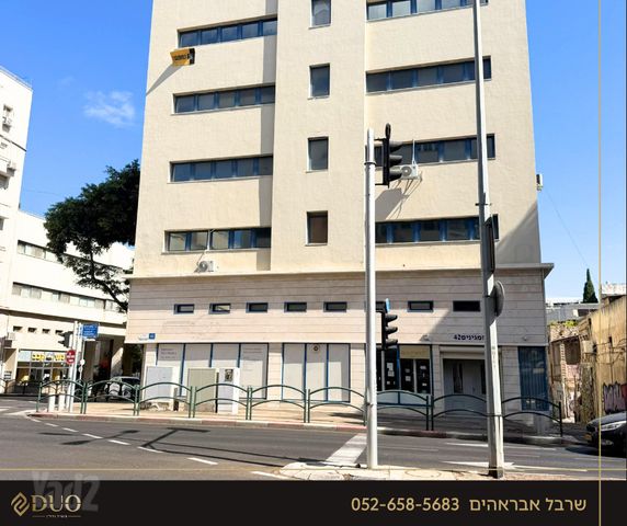 שער פלמר, תחנת רכבת השמונה