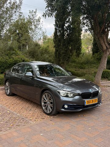 מודעת רכב ב מ וו סדרה 3