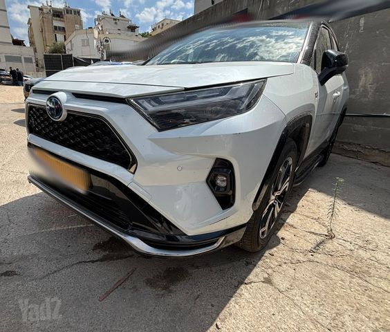 מודעת רכב טויוטה RAV4