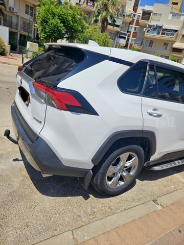 מודעת רכב טויוטה RAV4