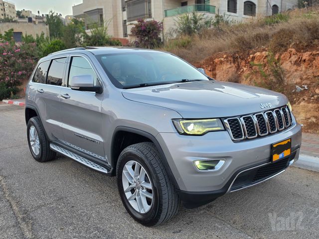 מודעת רכב ג'יפ גרנד צ'ירוקי