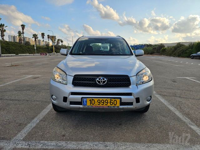 מודעת רכב טויוטה RAV4