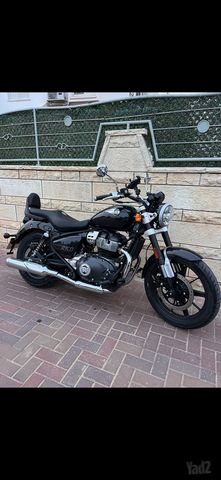 מודעת רכב רויאל אנפילד סופר מטאור 650