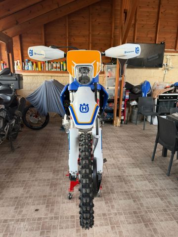 מודעת רכב הוסקוורנה FE250