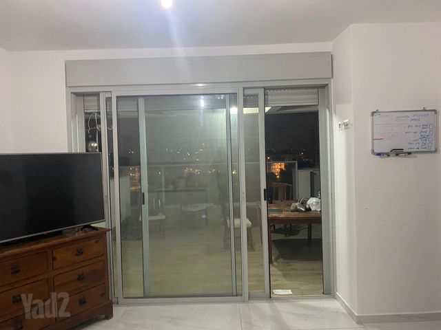 האילנות 19