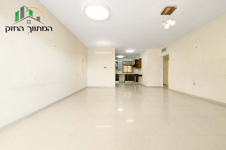 Holon, Israel 4