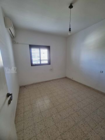 Holon, Israel 8
