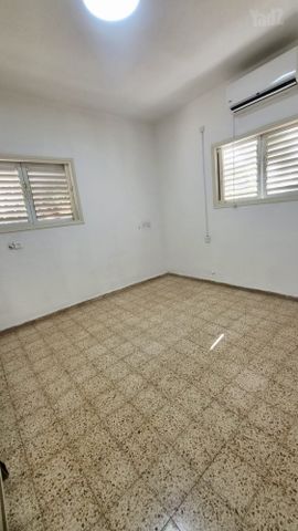 שדרות גלוסקין 32
