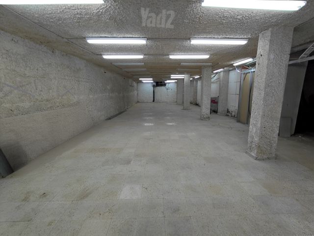 מחסן, ב' / צפון מערב העיר, רחובות