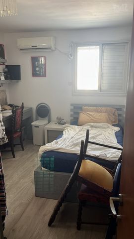 Holon, Israel 3