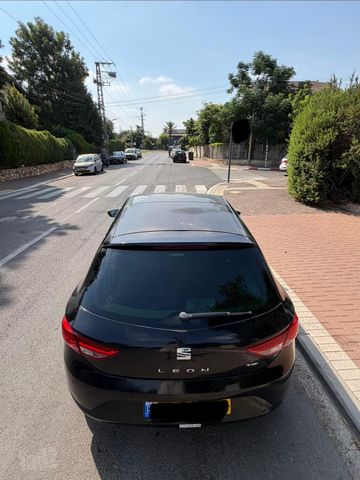 מודעת רכב סיאט לאון