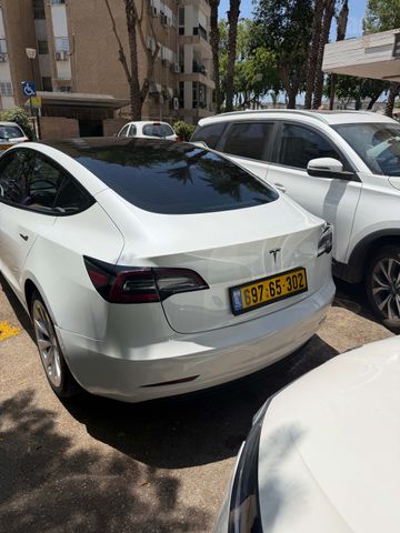 מודעת רכב טסלה מודל 3