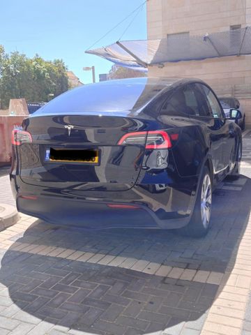 מודעת רכב טסלה מודל Y