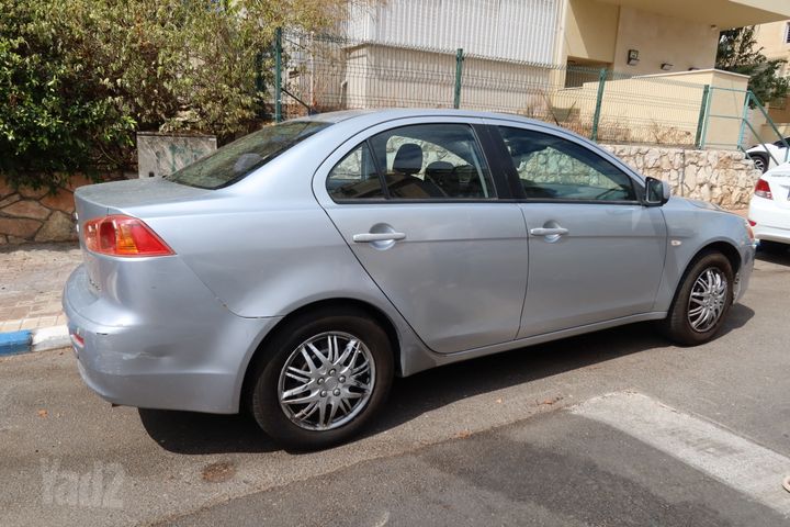 מודעת רכב מיצובישי לנסר