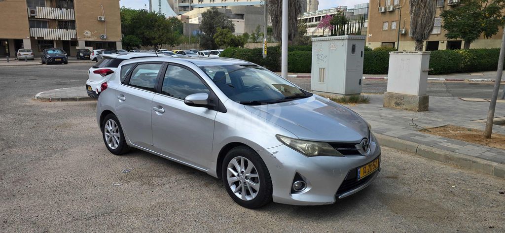 מודעת רכב טויוטה אוריס