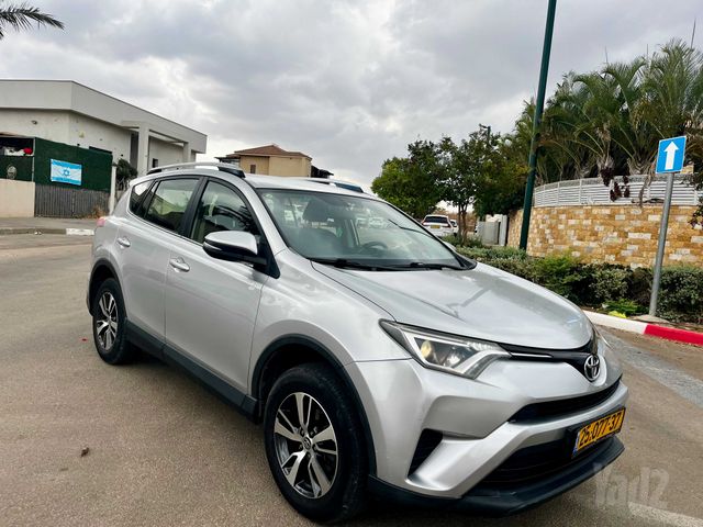 מודעת רכב טויוטה RAV4