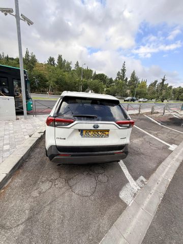 מודעת רכב טויוטה RAV4