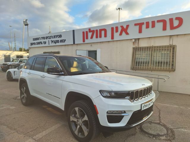 מודעת רכב ג'יפ גרנד צ'ירוקי