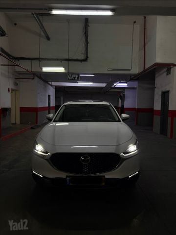 מודעת רכב מאזדה CX-30
