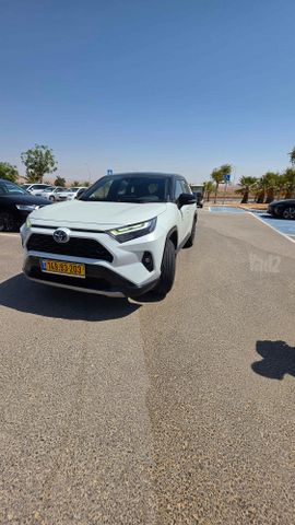 מודעת רכב טויוטה RAV4
