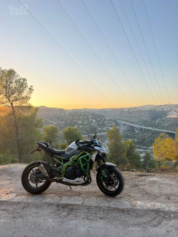 מודעת רכב קאוואסאקי Z900