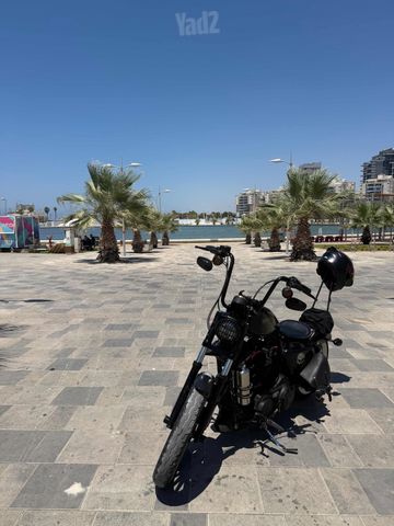 מודעת רכב הרלי דיווידסון איירון 883