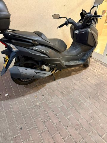 מודעת רכב סאן יאנג ג'וי-מקס Z-300