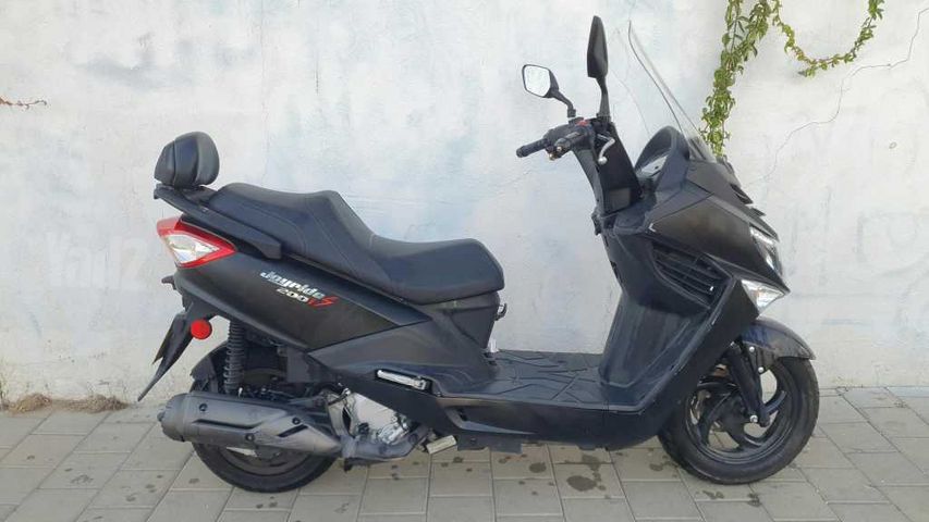 מודעת רכב סאן יאנג ג'וי רייד 200