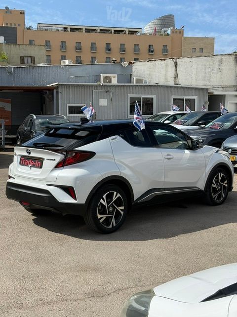 מודעת רכב טויוטה C-HR 2